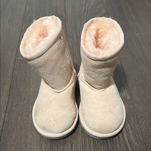 UGG boots light pink size 6